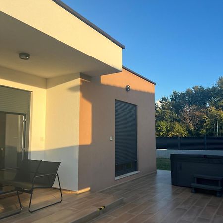 ברטוניגלה Modern Home Ula מראה חיצוני תמונה