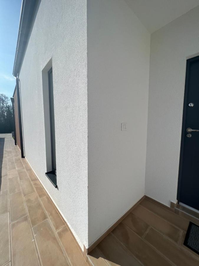 ברטוניגלה Modern Home Ula מראה חיצוני תמונה