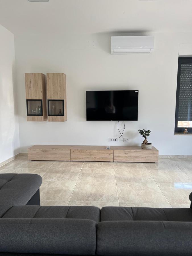 ברטוניגלה Modern Home Ula מראה חיצוני תמונה